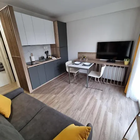 Lemon Bliss Apartment